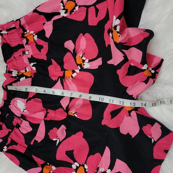 📌FINAL SALE |Who What Wear | Pink And Black Linen Floral Print Shorts - Picture 8 of 11